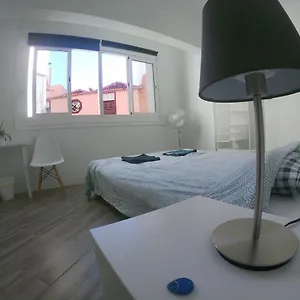 https://habitaciones-matrimoniales-con-bano-privado-out-of-blue.in-canary-islands.com