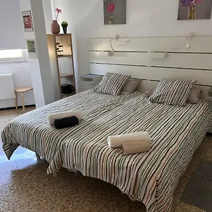 https://vv-sarahs-room-2.in-canary-islands.com