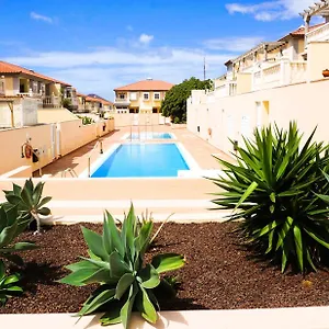 https://casa-la-sonrisa.in-canary-islands.com