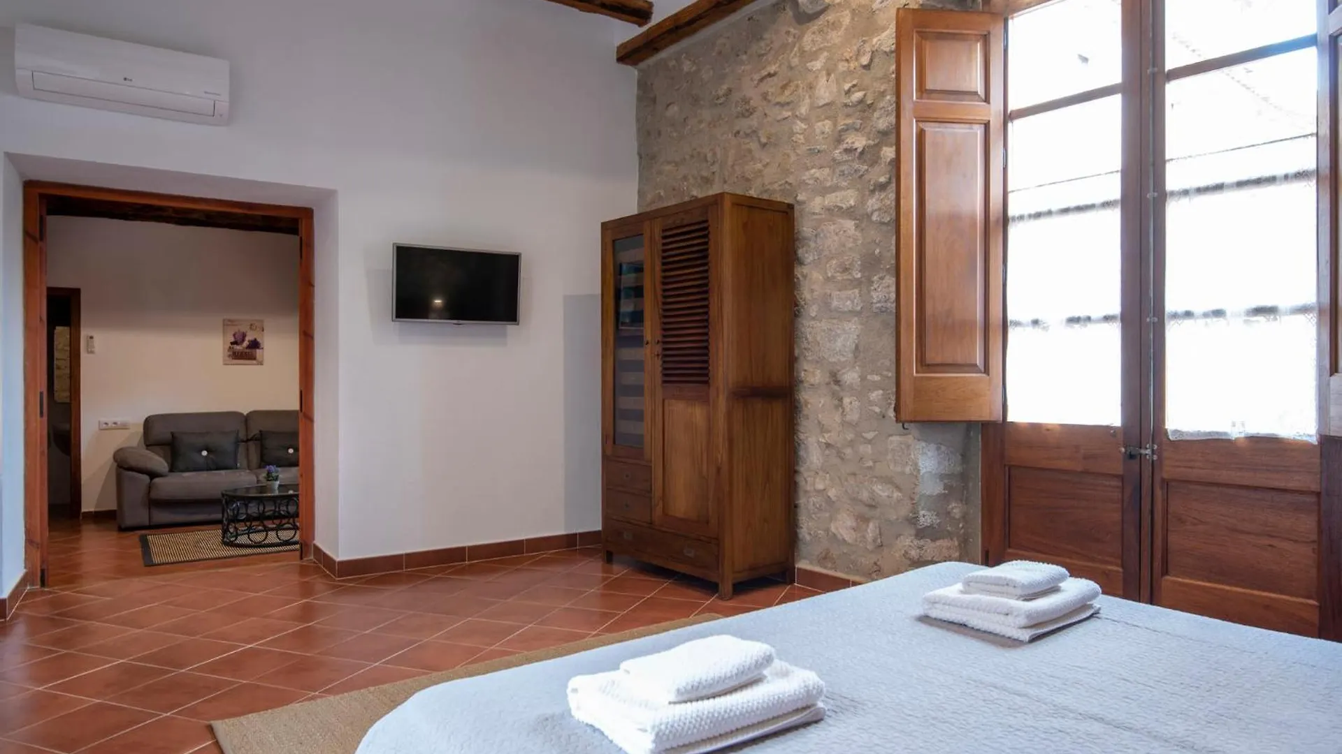 Hostal Can Xicu Capmany 3*,